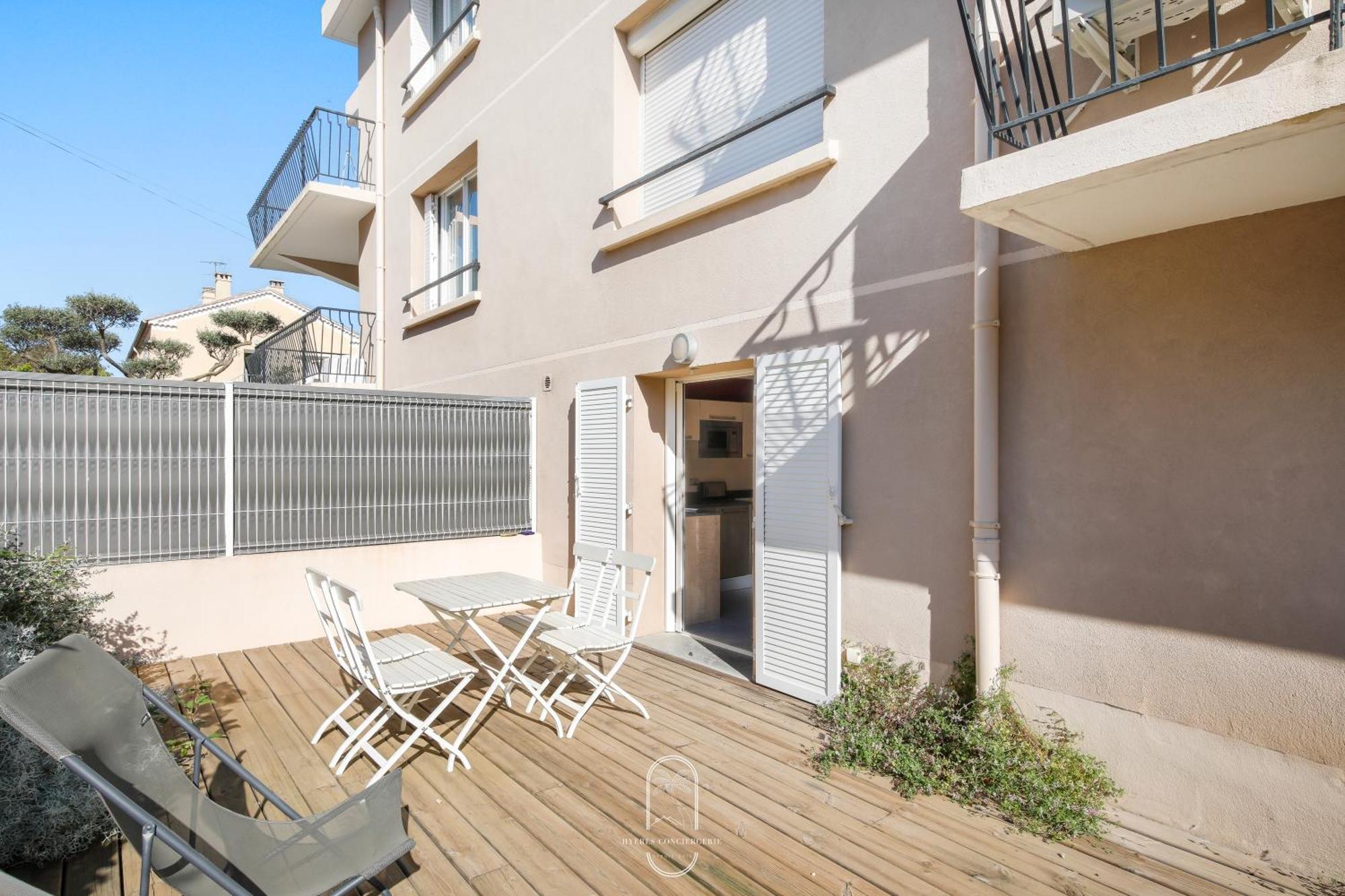 Apartment 3 Etoiles Coquet A 700m De La Les Bonnettes Wifi Pk By Hc Le Pradet